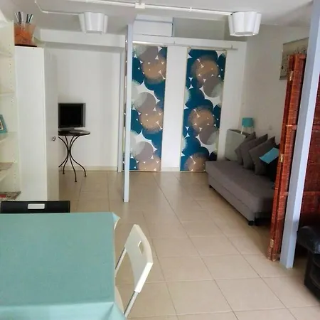 Comfortable In 60 Sqm Air Conditioning Appartement Matera